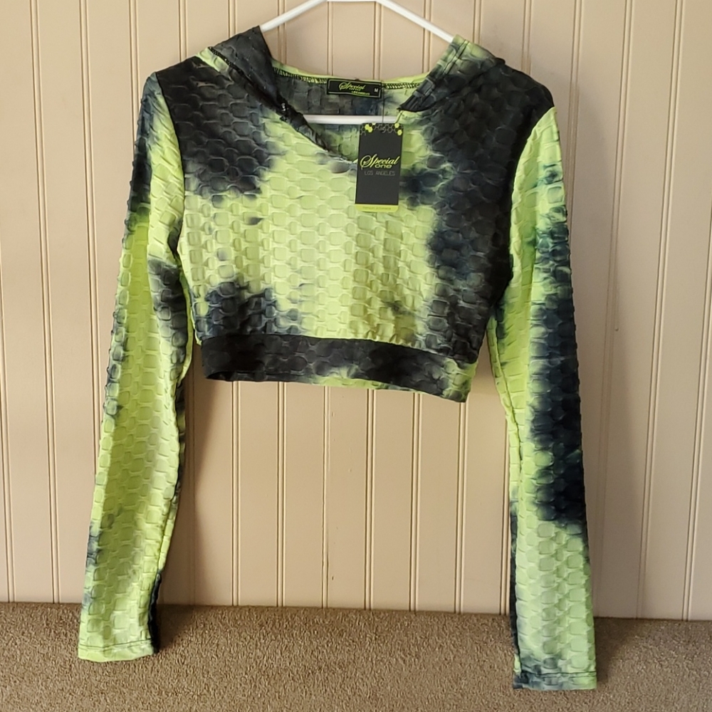 NWT Special One premium Activewear medium crop top